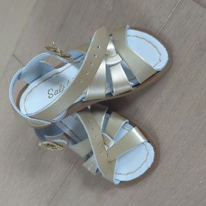 Salt Water toddler sandals size 8